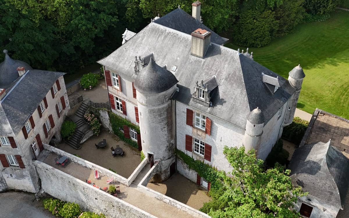 Illustration de l'événement : La nuit des Châteaux - Quand le château d'Urtubie danse à la chandelle