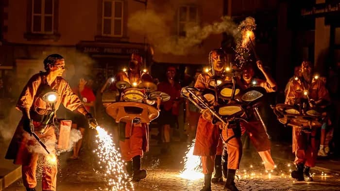 Illustration de l'événement : Spectacle "Rythme Feu" par les Commandos Percu - Jeudi 24 septembre