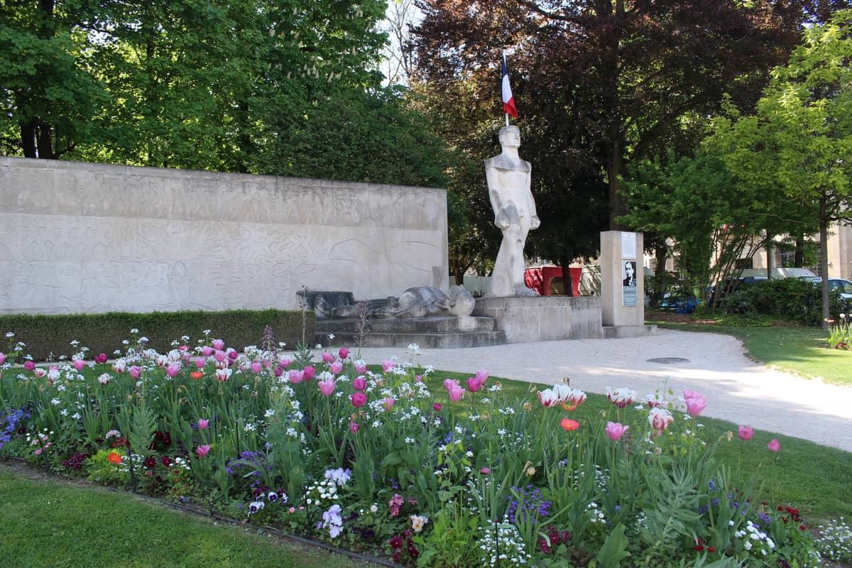 Illustration de l'événement : Visite guidée - Les monuments commémoratifs à Troyes