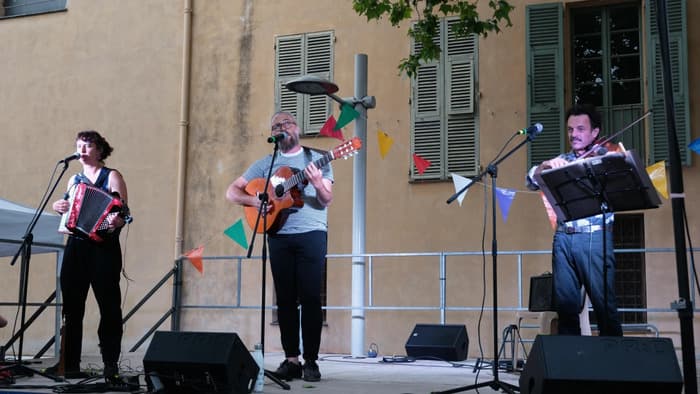 Illustration de l'événement : Guinguette Chic Trio Jausiers