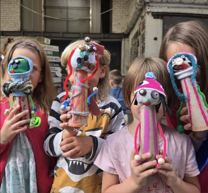 Illustration de l'événement : Vacances pour tous : Ateliers d'upcycling artistiques avec la création de marionnettes en bobines-chaussettes