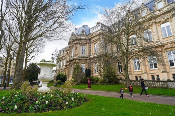 Illustration de l'événement : Visite guidée « L’hôtel de ville en détails »
