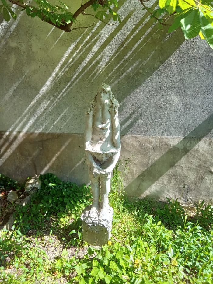 Illustration de l'événement : Visite commentée et en musique de 15 oeuvres monumentales de sculpteurs contemporains renommés, données à l’Institut NeuroPSI