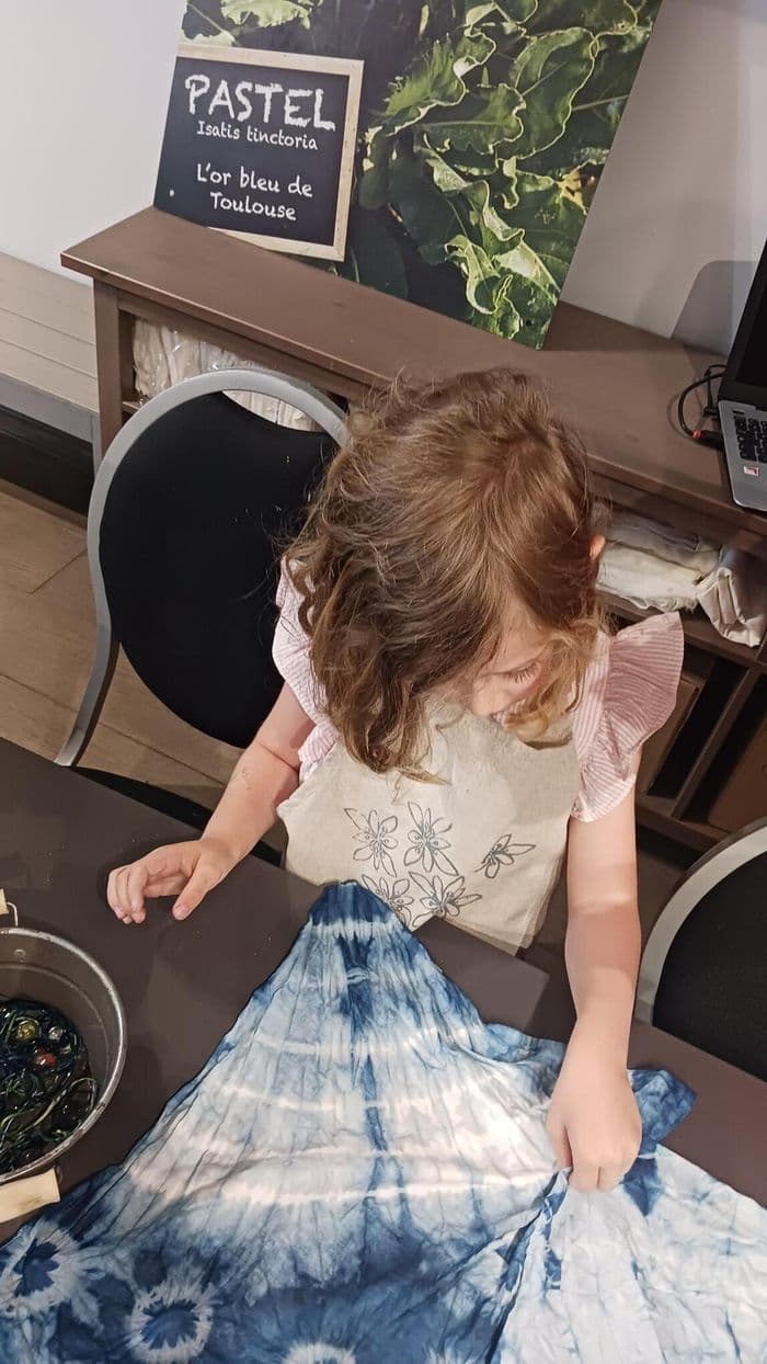 Illustration de l'événement : Atelier Teinture sac coton Totebag ou Petit Foulard