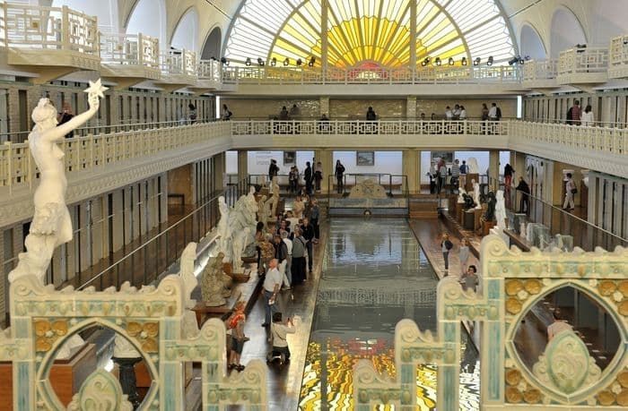 Illustration de l'événement : Visite de l'exposition "La vie au seuil" par l’artiste Naime Merabet