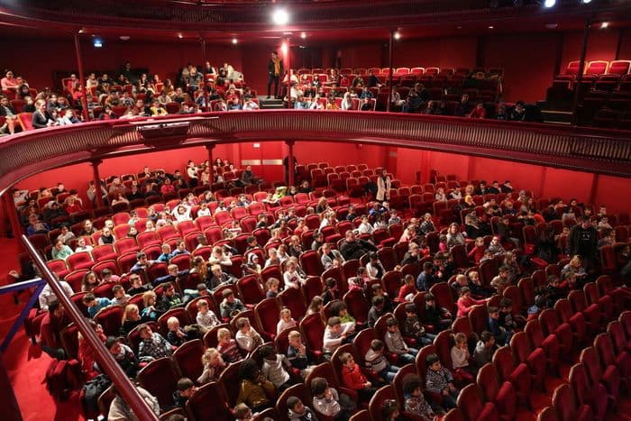 Illustration de l'événement : Visite guidée du théâtre municipal Raymond Devos et de ses coulisses