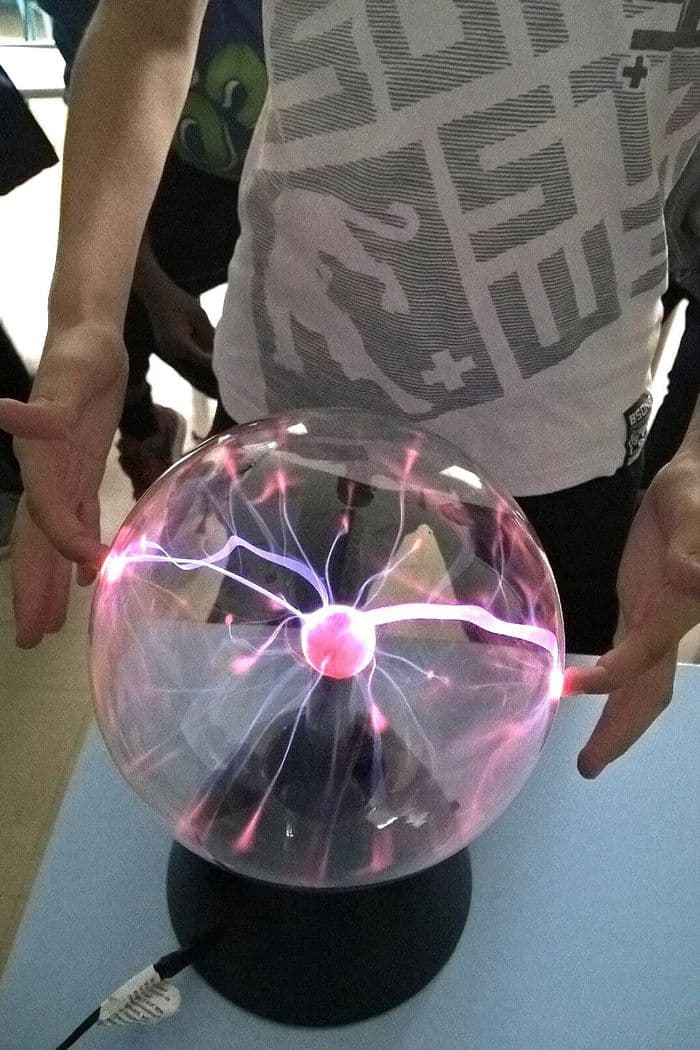Illustration de l'événement : Visite flash et atelier autour de l'électricité statique