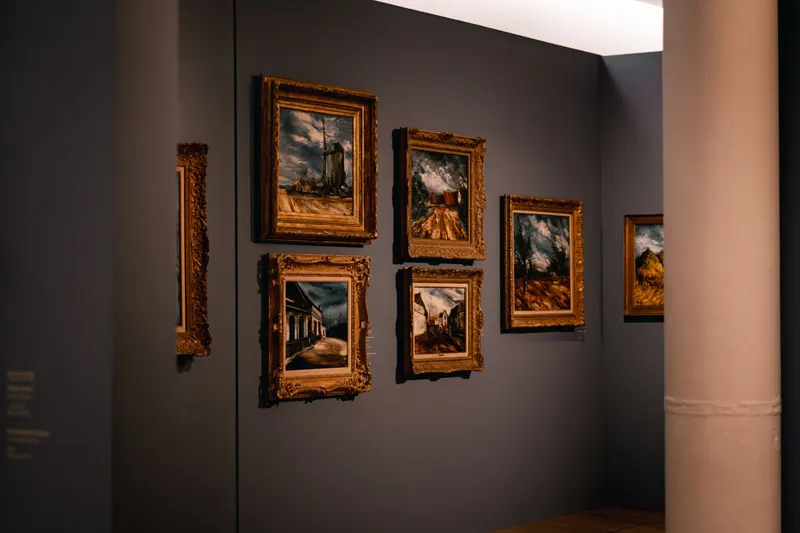Illustration de l'événement : Visite flash de l'exposition : Les villas balnéaires du Havre à Étretat