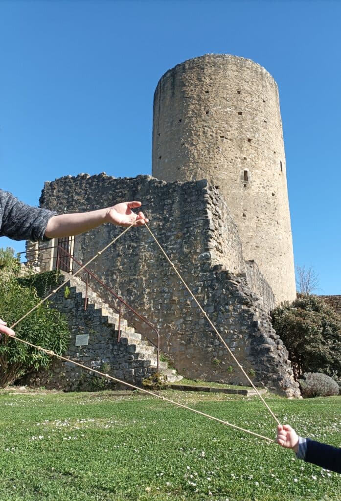 Illustration de l'événement : VISITE-ATELIER LES BÂTISSEURS DU CHÂTEAU