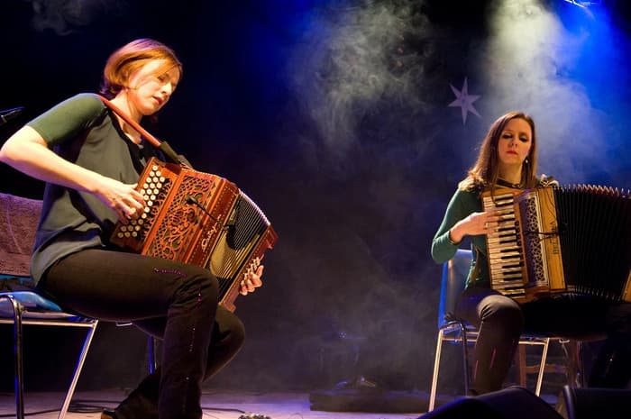 Illustration de l'événement : Bal folk avec Les Zéoles et Roger Moure + film et initiations