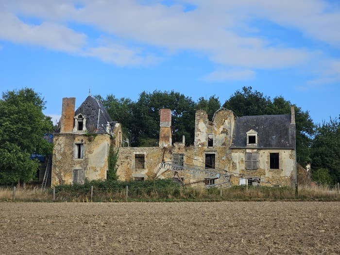 Illustration de l'événement : Les chantiers participatifs prolongent 2000 ans d'histoire au château de la Villaudray