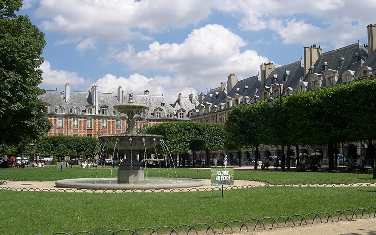 Illustration de l'événement : Visite tactile et descriptive : le Marais et sa place Royale
