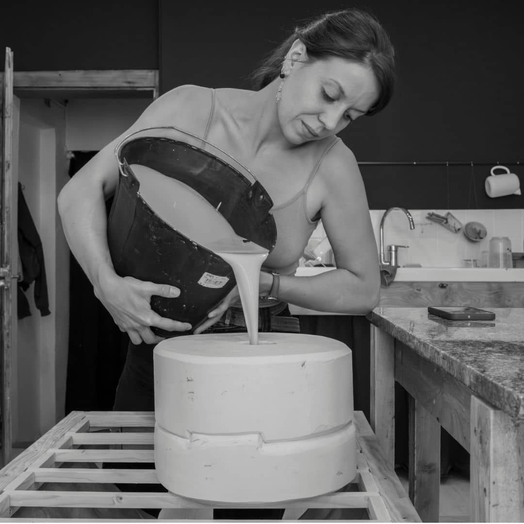 Illustration de l'événement : Visite-atelier adultes - Entre coulage et tessons : porcelaine recyclée - avec Gaële Design, céramiste