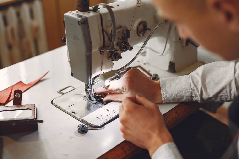 Illustration de l'événement : Atelier entretien de machine à coudre et gestes de base de la retouche