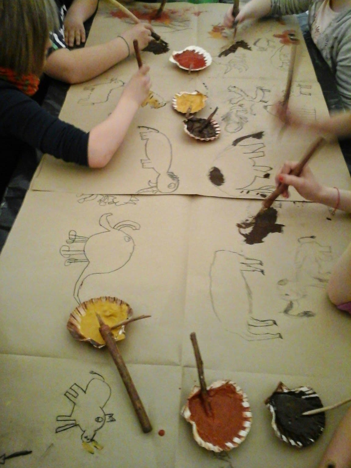 Illustration de l'événement : Atelier du samedi - Peinture à la terre et aux épices façon rupestre