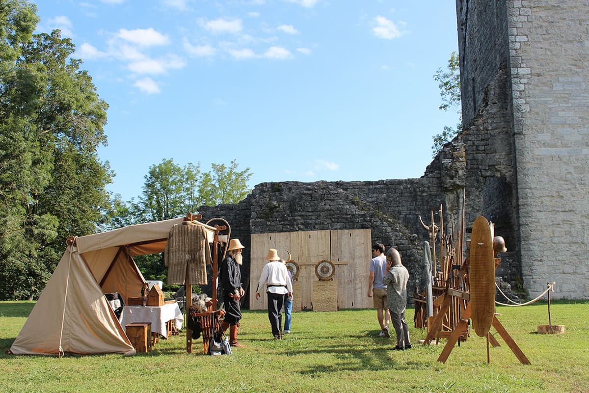 Illustration de l'événement : L'été au Château : Campement militaire et lancer de haches