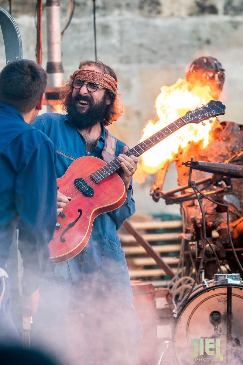 Illustration de l'événement : Festival au Village - BOM - Spectacle de garage