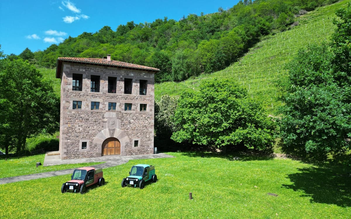 Illustration de l'événement : Echappée en quadricycle électrique E-Pottok et visite du Domaine Brana