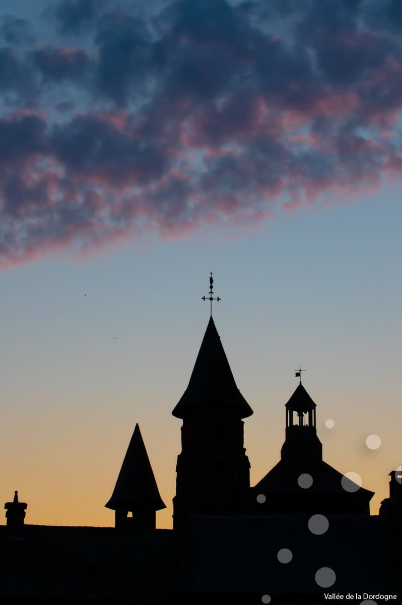 Illustration de l'événement : Visite nocturne de Collonges la Rouge et du château de Vassinhac