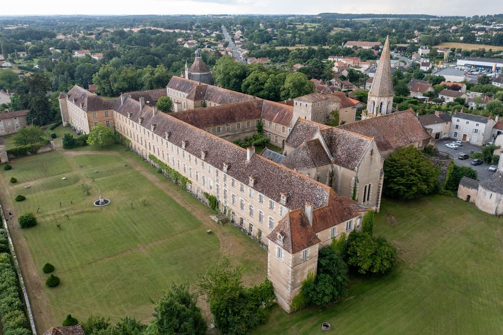 Illustration de l'événement : Visites guidées de la Maison-Dieu et du Quartier du Brouard à Montmorillon