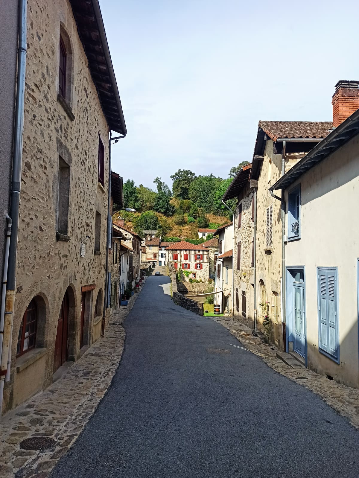 Illustration de l'événement : Rando à la découverte du GR® de Pays Monts et Barrages – Saint-Léonard-de-Noblat