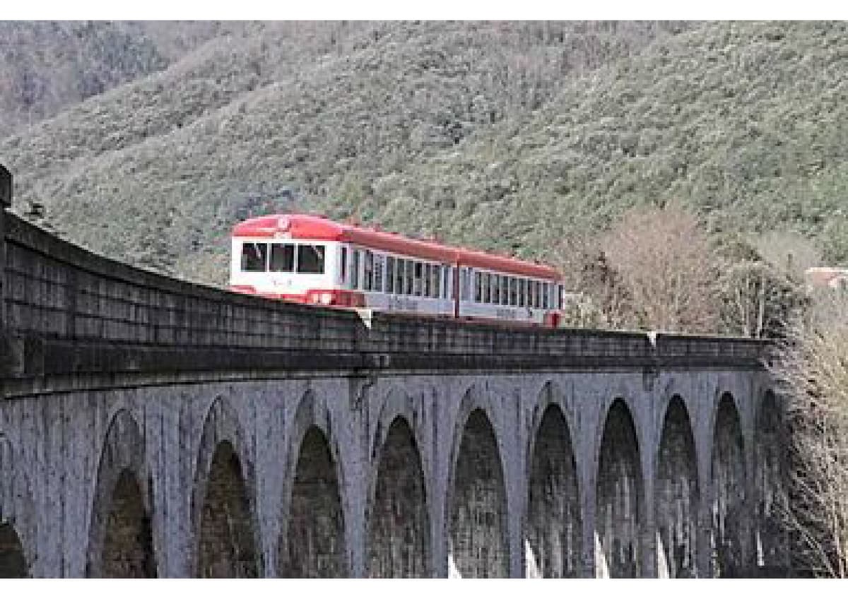 Illustration de l'événement : COMBINÉ TRAIN ROUGE + VISITE CHATEAU DE PUILAURENS - DÉPART DE RIVESALTES