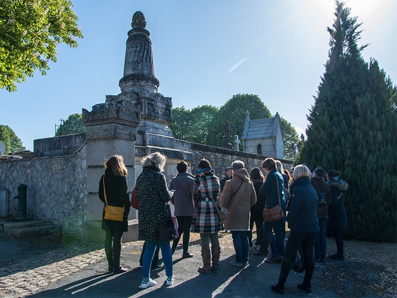 Illustration de l'événement : Rendez-vous Tours : Le cimetière la salle à la tombée de la nuit