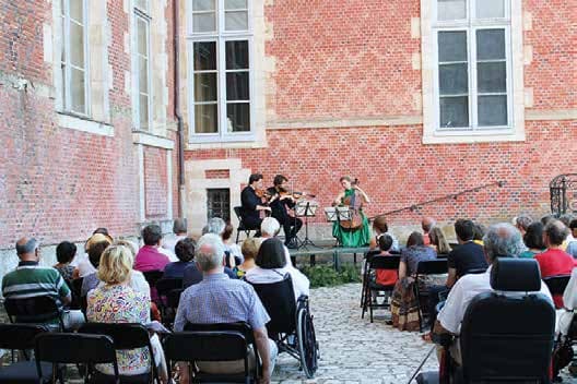 Illustration de l'événement : Concert d'été au Château de La Bussière avec le trio L'Heure Exquise