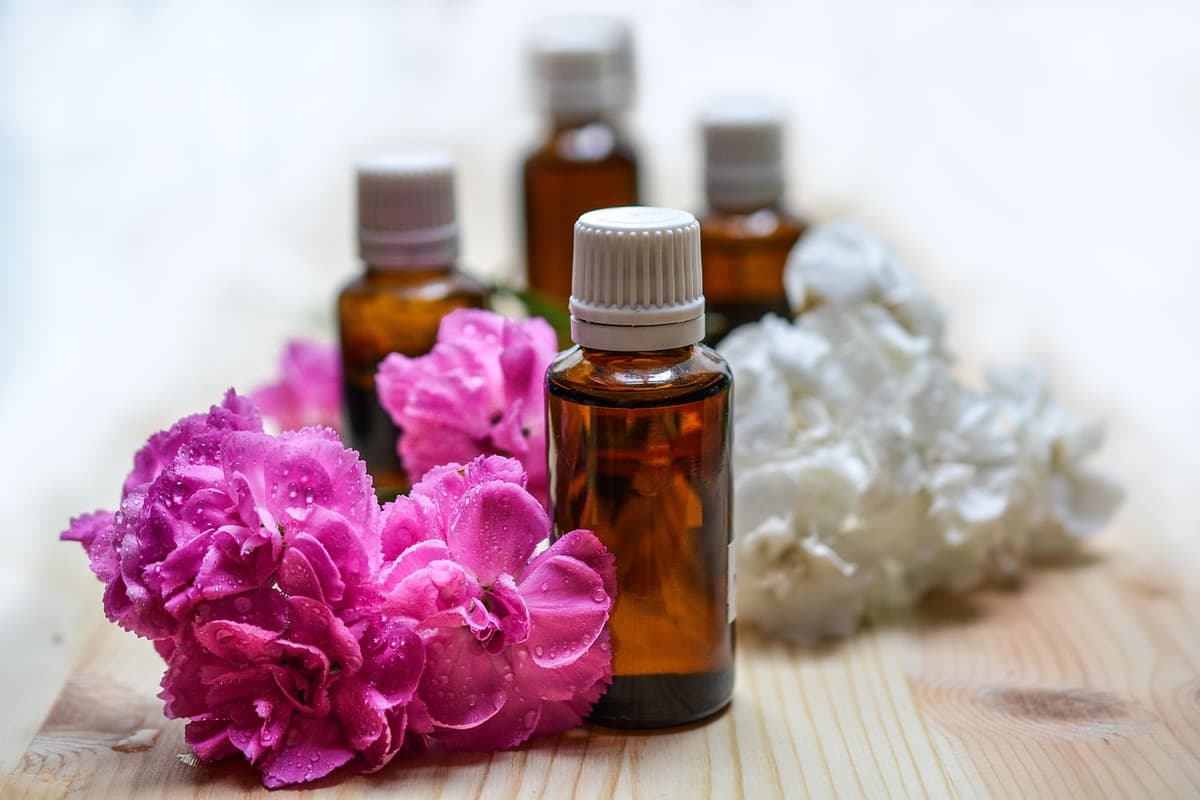 Illustration de l'événement : Atelier bien-être : fleurs de Bach, huiles essentielles et chakras