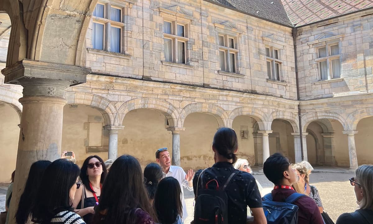 Illustration de l'événement : Visite guidée : Il était une fois Besançon (avec dégustation)