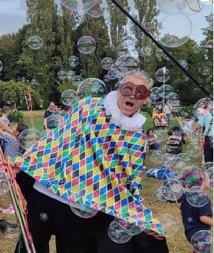 Illustration de l'événement : Les Jeudis du Centre - Spectacle "Les Bulles d'Oliv"