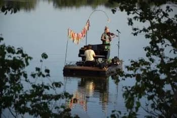 Illustration de l'événement : Le pianO du lac " Jangada "