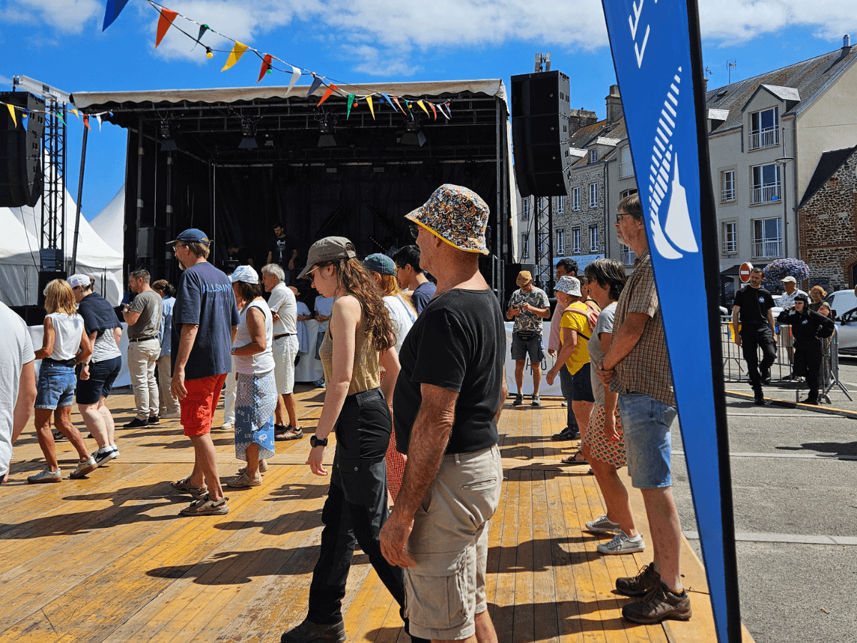Illustration de l'événement : Festival Les Traversées Tatihou - Stage d’initiation aux danses irlandaises accompagné d’une session irlandaise