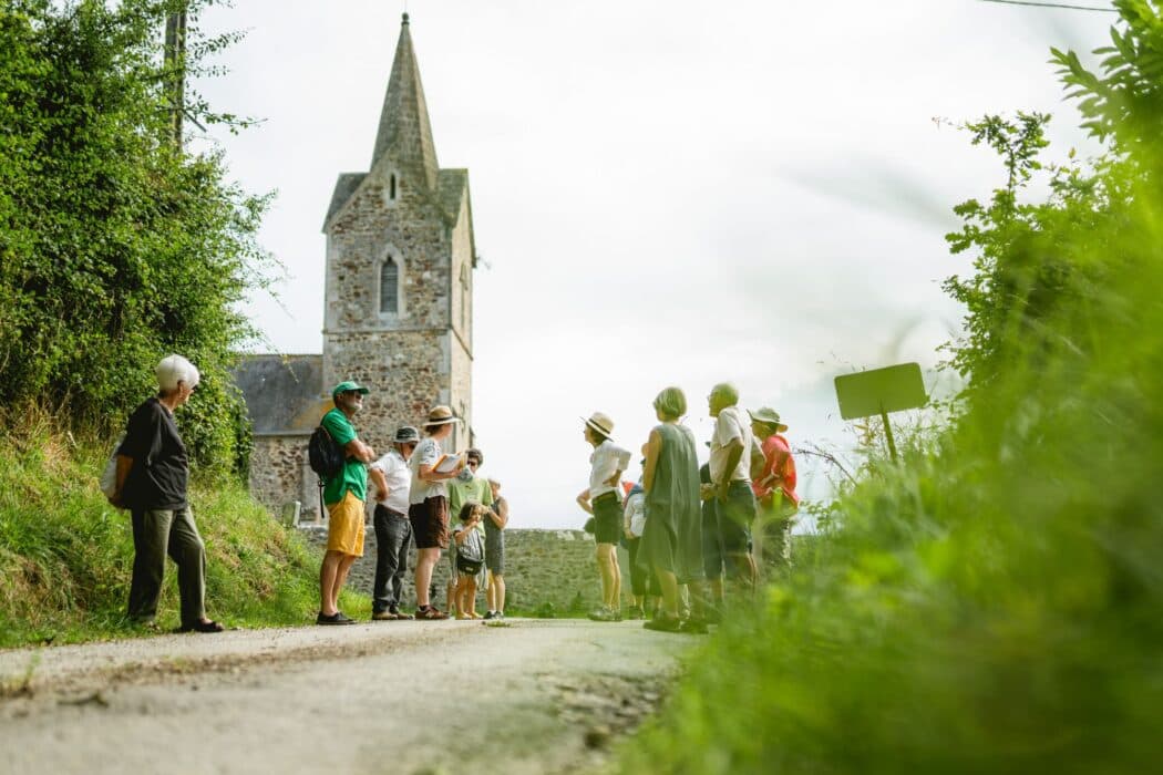 Illustration de l'événement : Visite guidée : "A l’ombre des clochers : L'église et la maison de Teurthéville-Bocage"